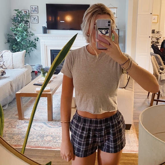 flash sale!! gray crop top - Picture 2 of 4